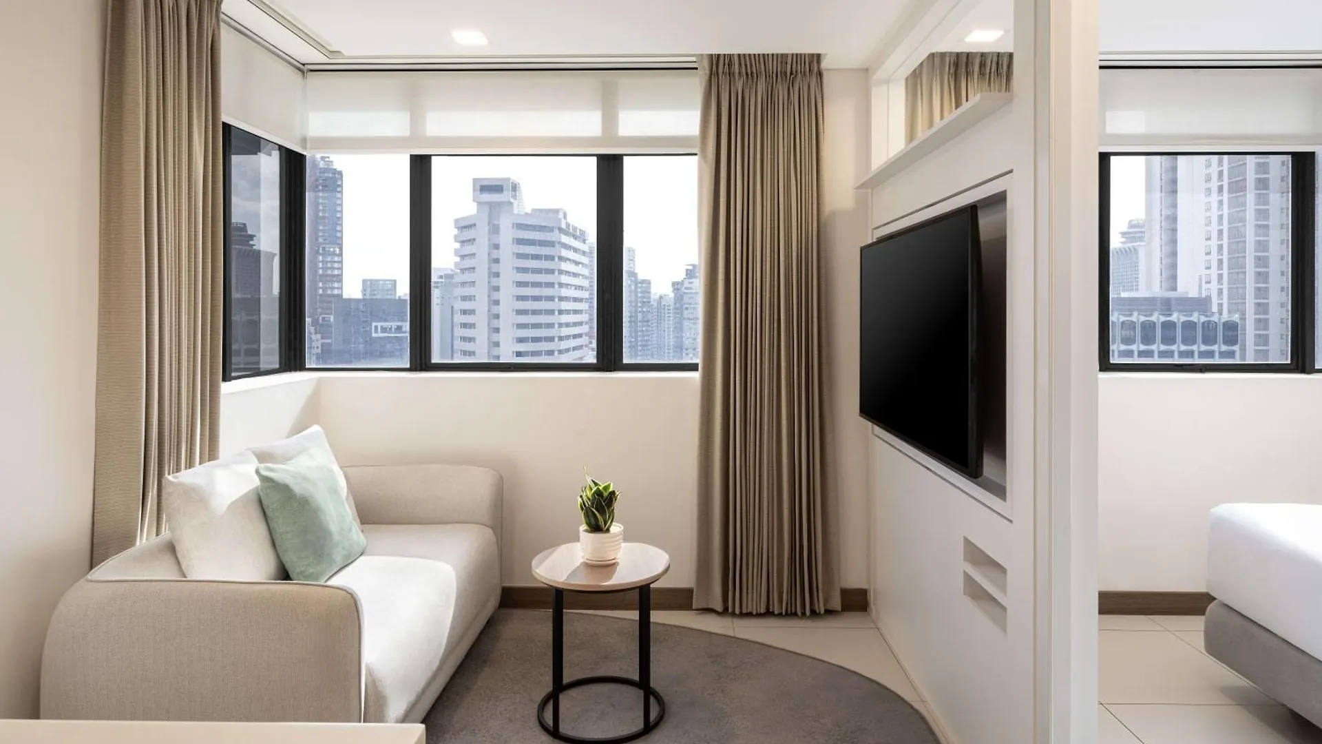 Novotel Living Singapore Orchard 4*,  Singapore